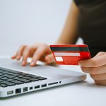 Co Polacy najchętniej kupują w Internecie?