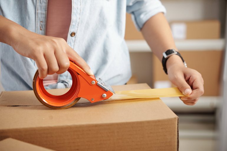 Pakowanie zamówień w sklepie internetowym – wszystko, co musisz wiedzieć